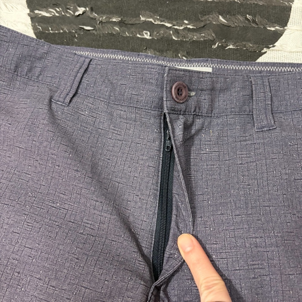 Travis Mathew Performance Golf Shorts Men's 32x10 Gray Outdoor Gorpcore Beachy - Picture 3 of 9